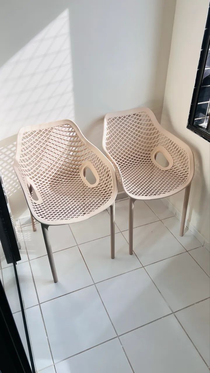 VENDO DUAS CADEIRAS (NEGOCIÁVEL)