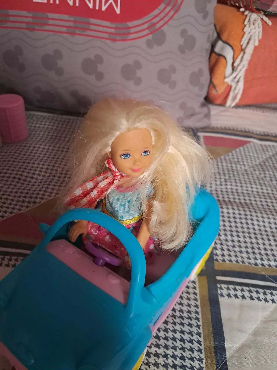 Boneca Chelsea com carrinho - Foto 4