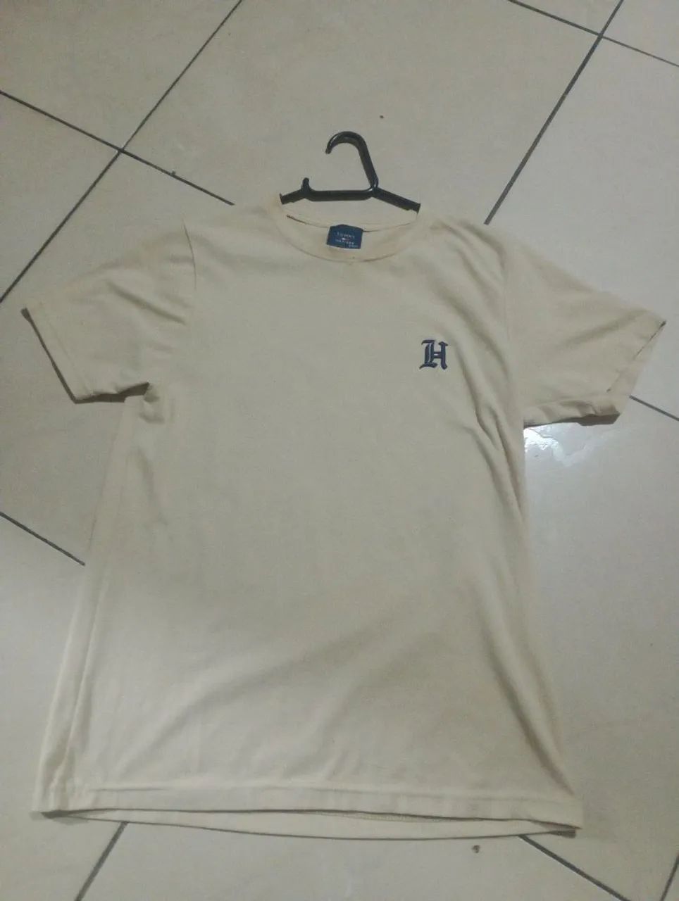 Camiseta Tommy hilfiger semi-nova de algodão - Foto 2