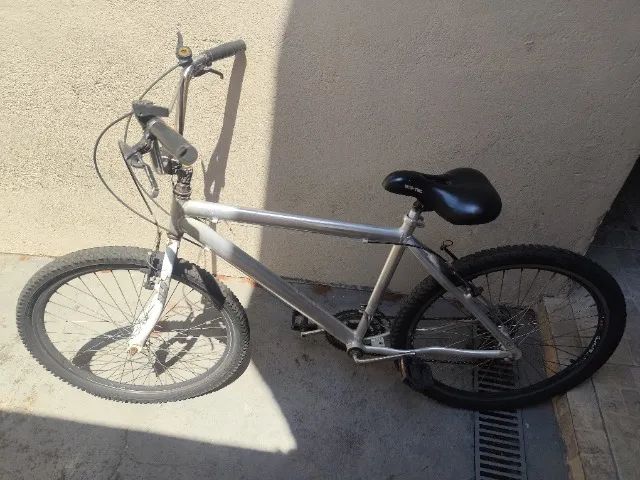 Bicicleta aro 26 usada - Foto 3