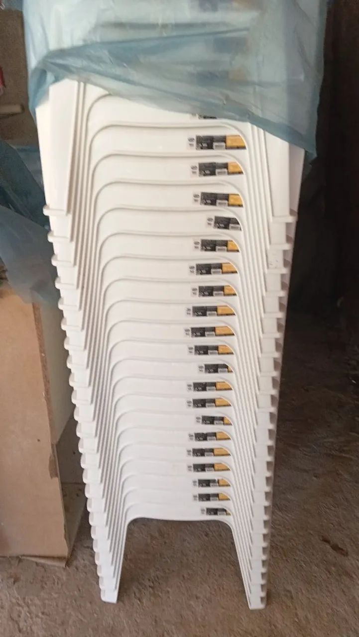 Cadeiras plásticas resistente 182 k - Foto 2
