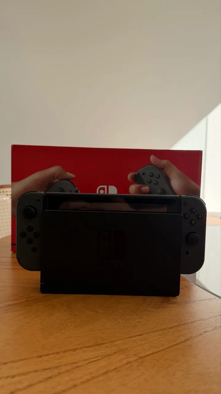 Nintendo Switch V2 - Desbloqueado - microSD 128GB - Completo na caixa - Foto 2