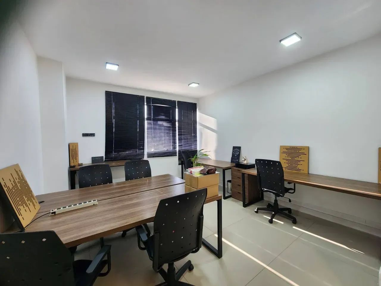 Sala Comercial Mobiliada à Venda no Estreito  Florianópolis