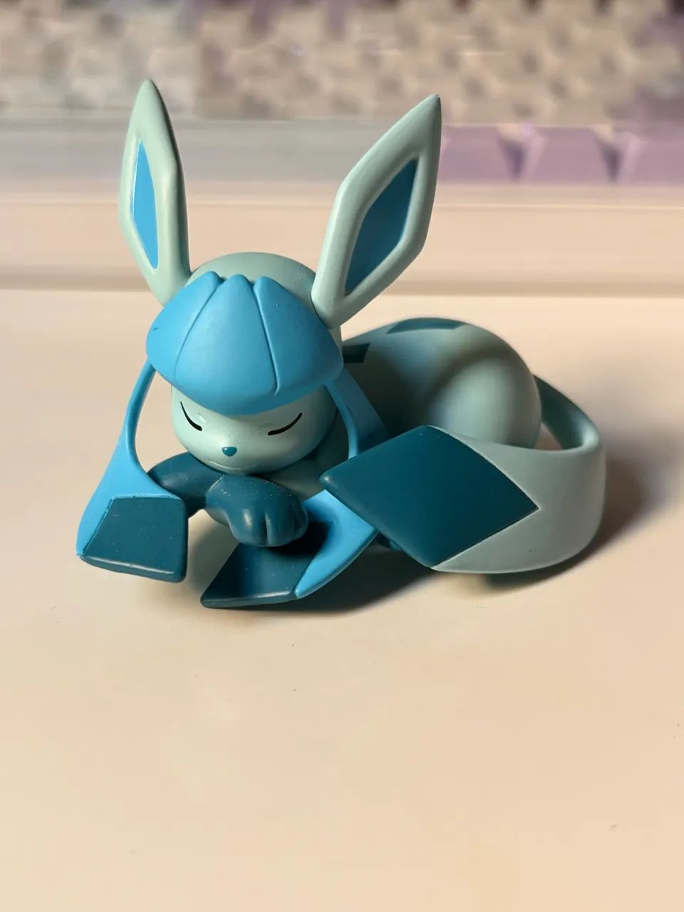 Figure Pokémon Sleeping Glaceon Eeveelution Original - Foto 2