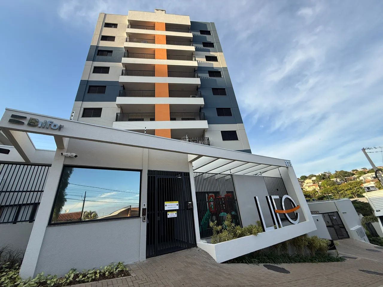 APARTAMENTO À VENDA - 8º ANDAR EDIFÍCIO LIFE RESIDENCE - APUCARANA .