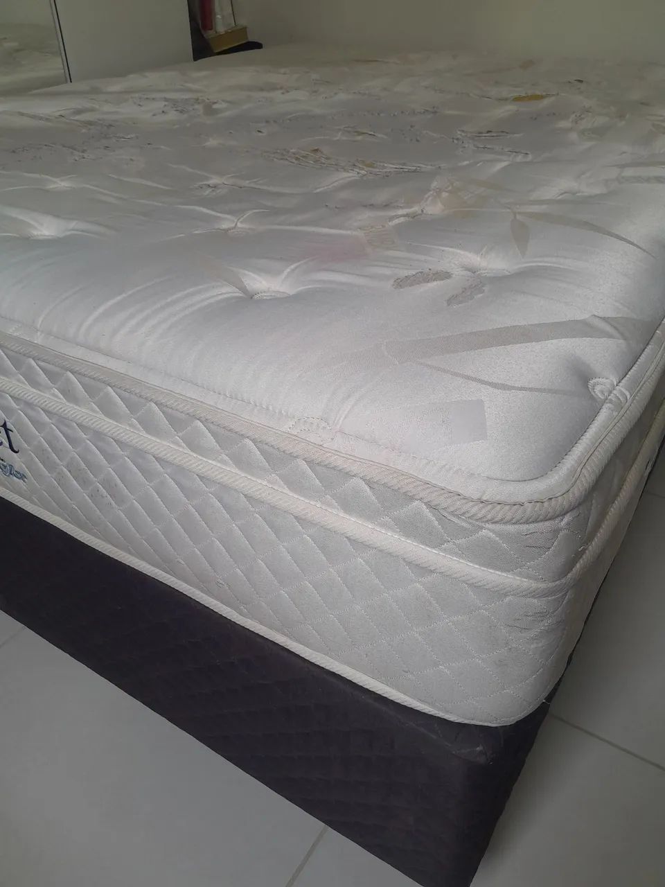 Base para box queem e colchão gratis