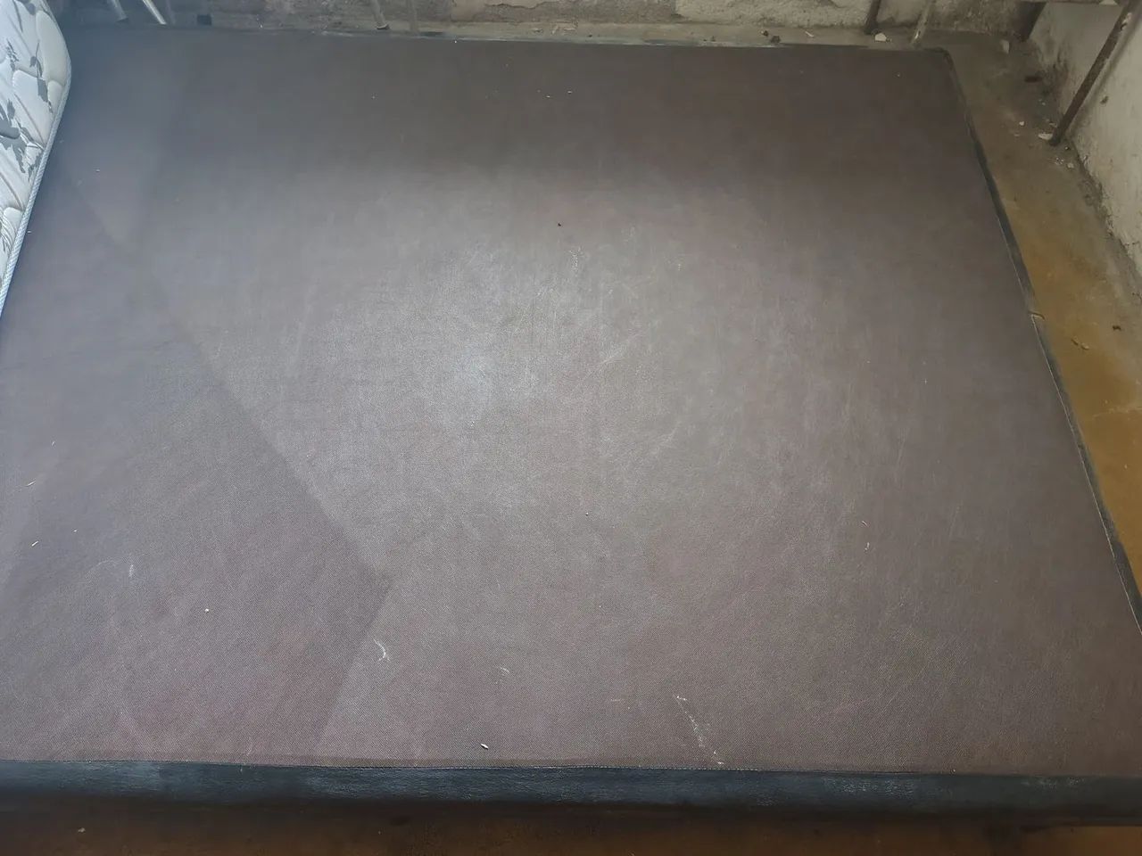 Base de Cama Box Casal - Usada