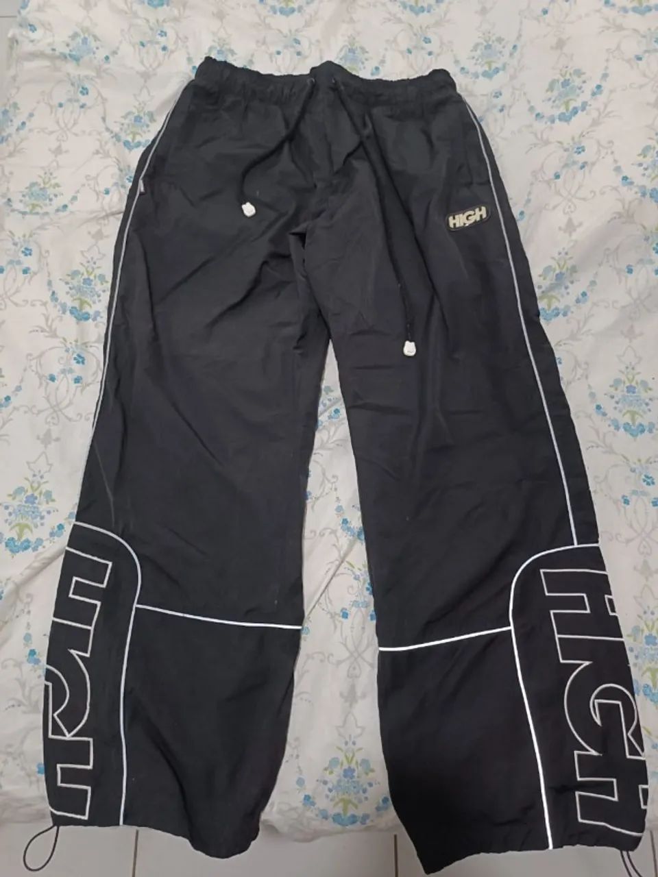 Vendo calça preta HIGH original de fabrica