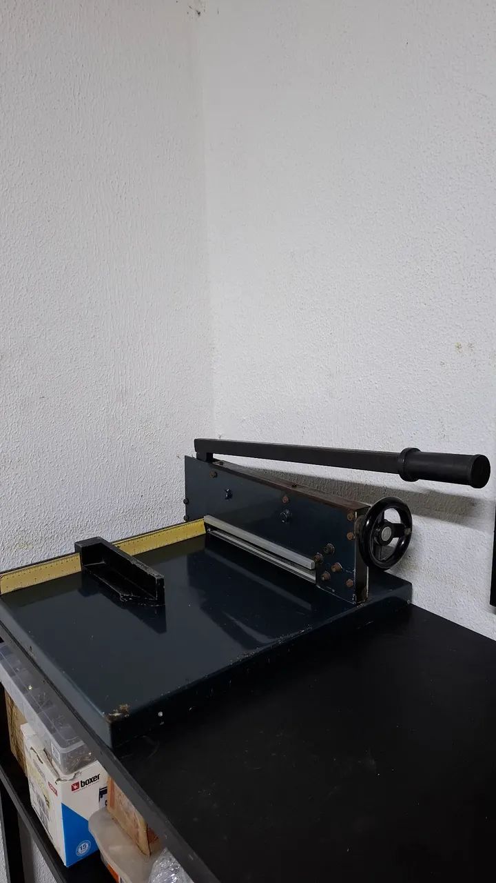 Guilhotina de Mesa p/ 300fls