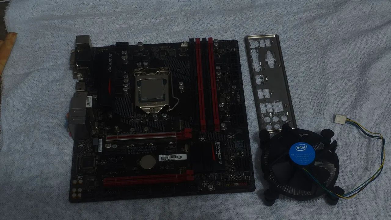 Kit Intel i7 7700 + placa mãe b250m gaming + cooler padrão Intel 