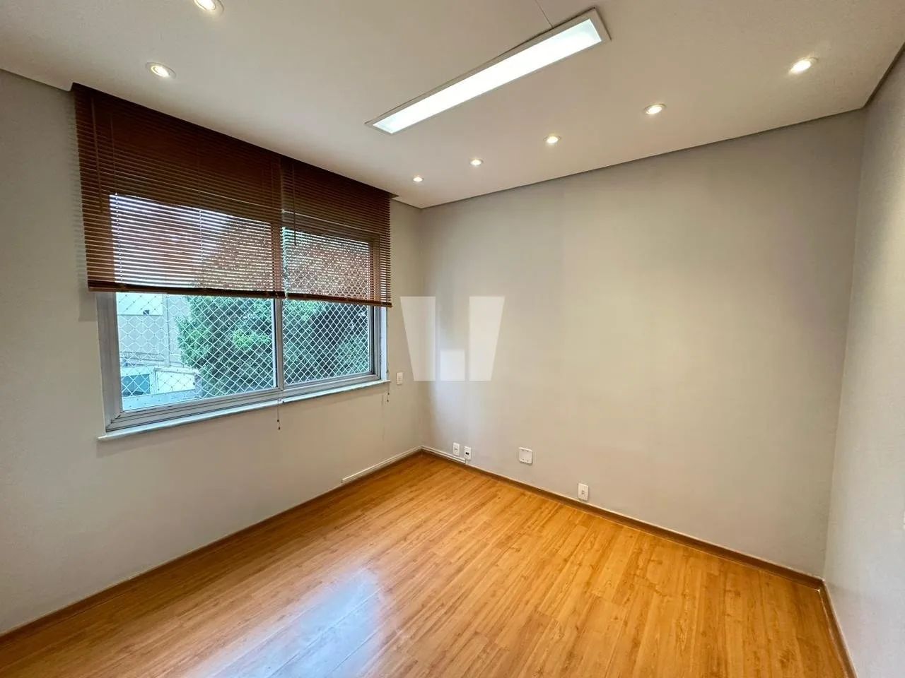 Sala impecável perto da Avenida Afonso Pena - Foto 5