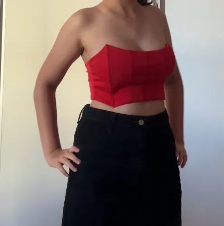 Top cropped vermelho - Foto 2