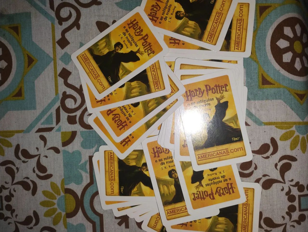 Vendo um baralho do Harry Potter com 54 cartas - Foto 2