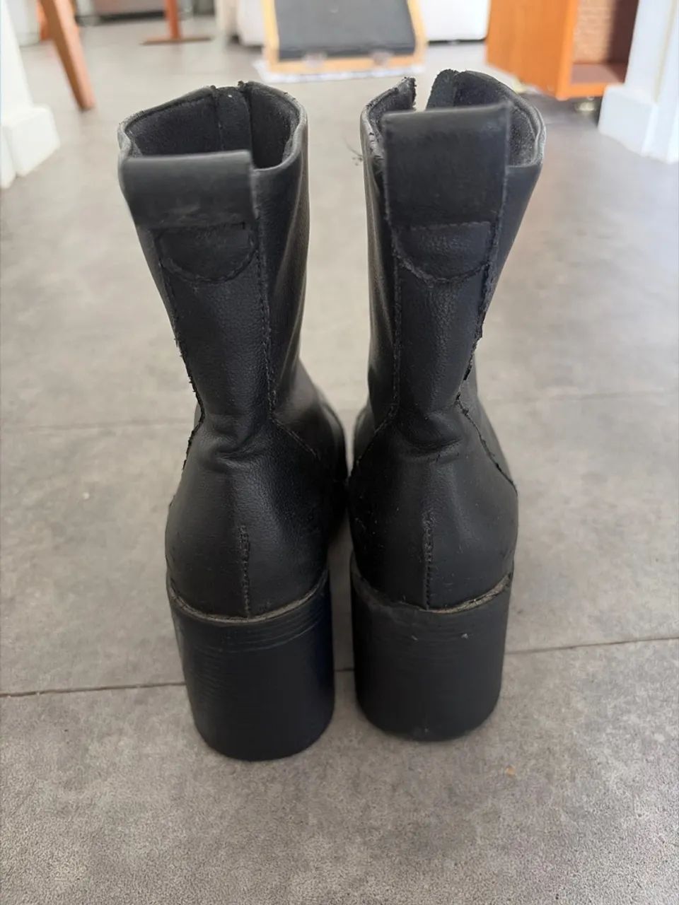 Bota cano médio com zíper  - Foto 3