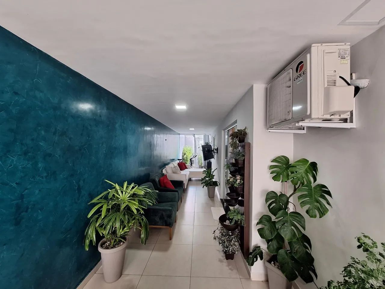 Casa duplex em rua privativa com 5 quartos (2 suítes) com apart e sala comercial - Foto 4