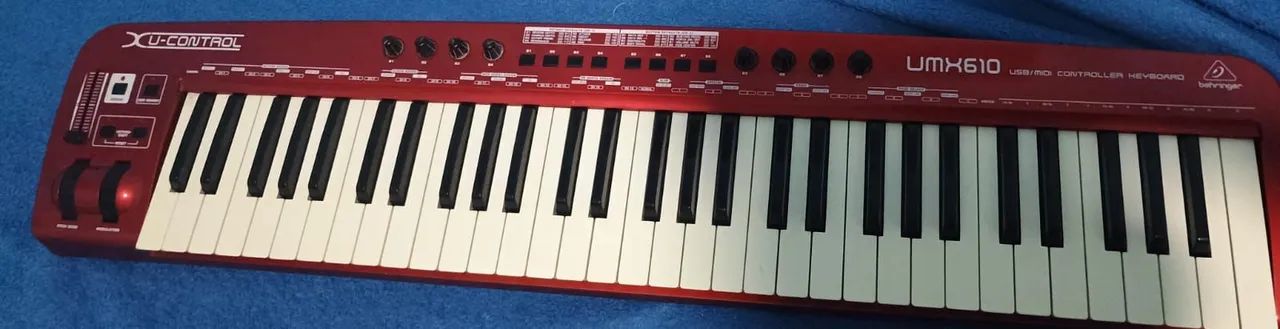 Controlador Behringer 