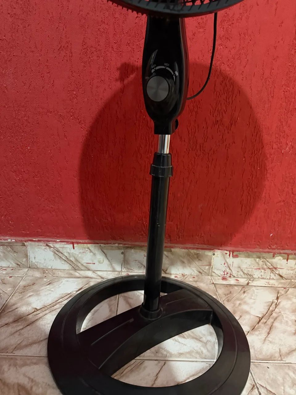 Ventilador de coluna 220v - Foto 2