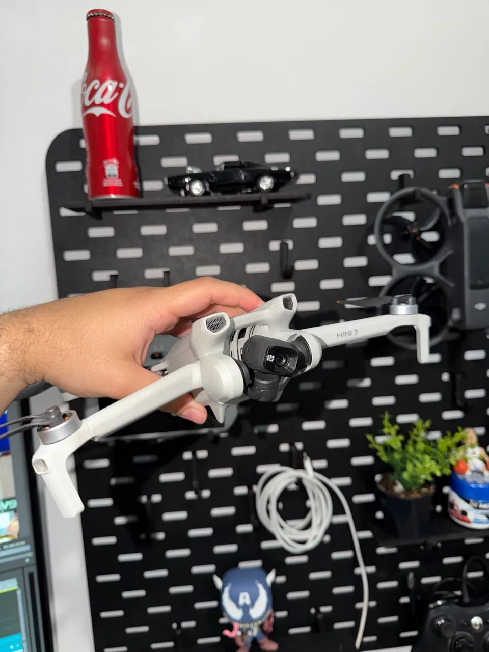 Drone DJI Mini 3 com controle RC2 com tela  - Foto 3