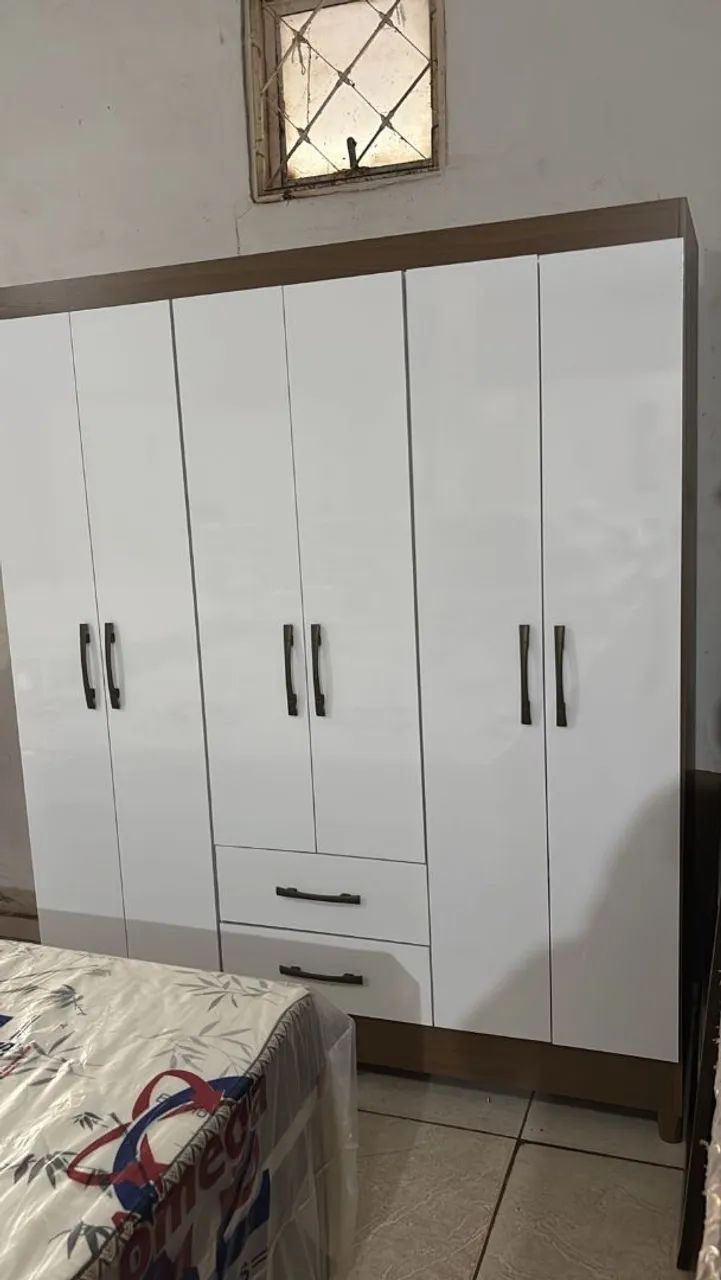Guarda roupa 6 portas 2 gavetas 