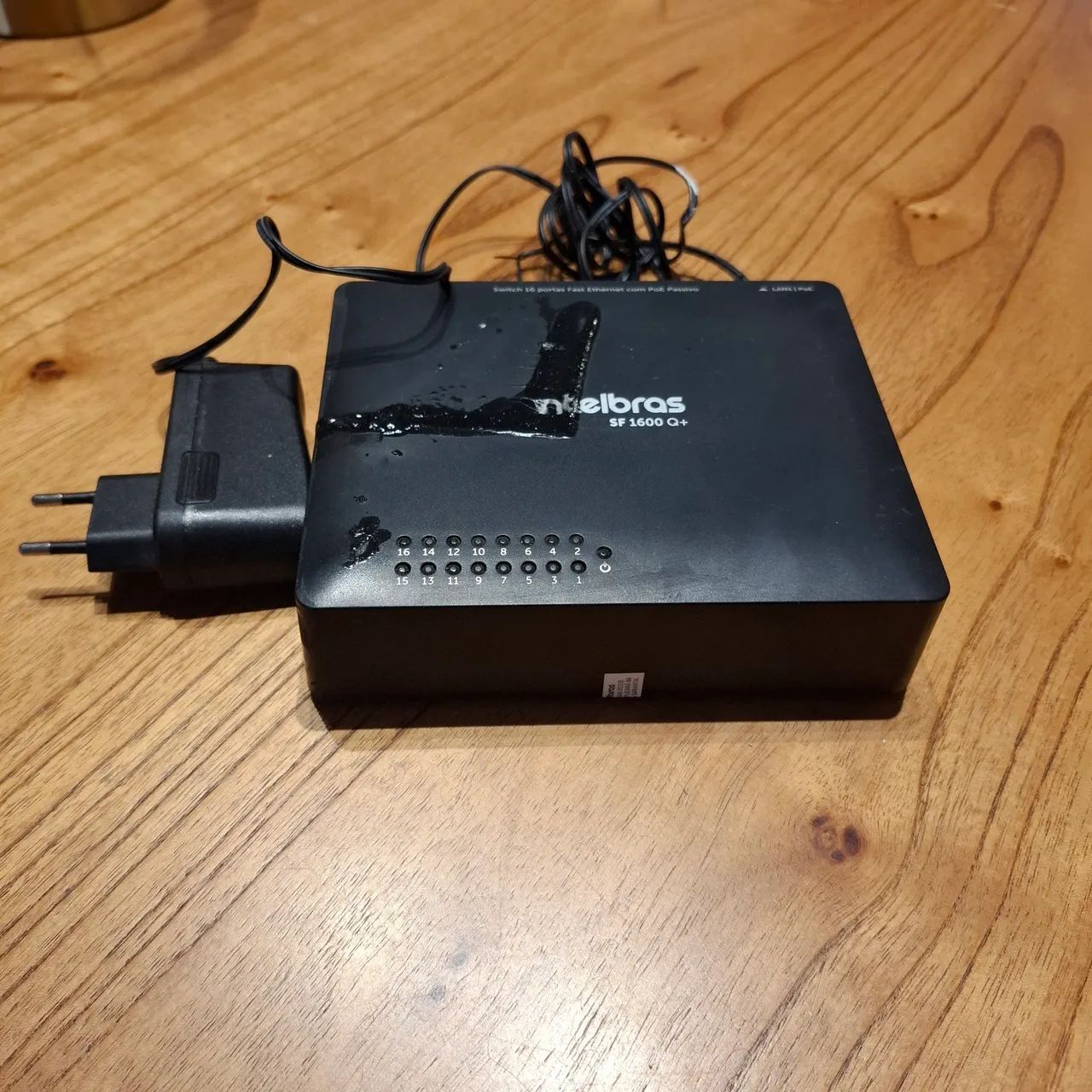 Switch Intelbras de 16 portas Fast Ethernet, modelo SF 1600 Q+