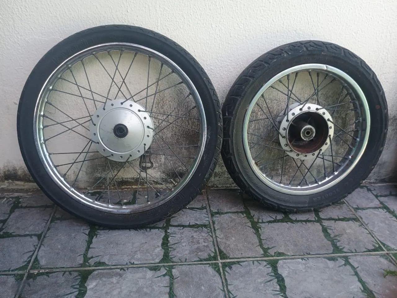 Pneus pra moto