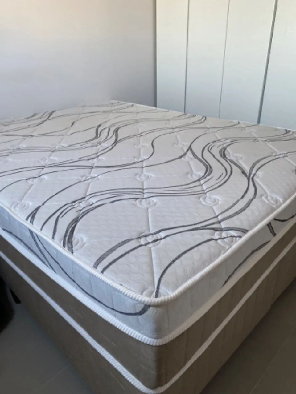 CAMA BOX QUEEN - BASE + COLCHÃO  - Foto 2