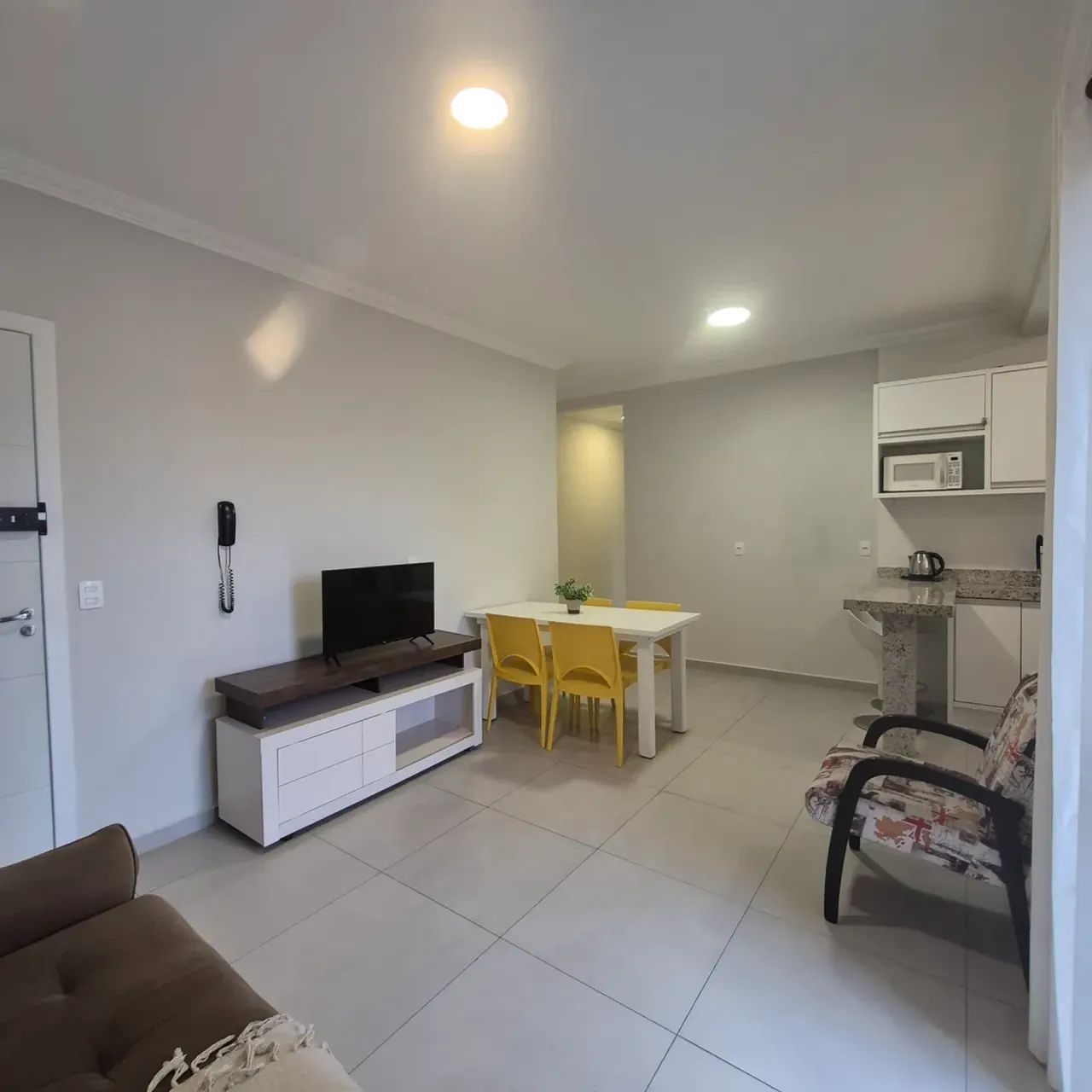 Lindo Apartamento  750 metros da praia de Ingleses