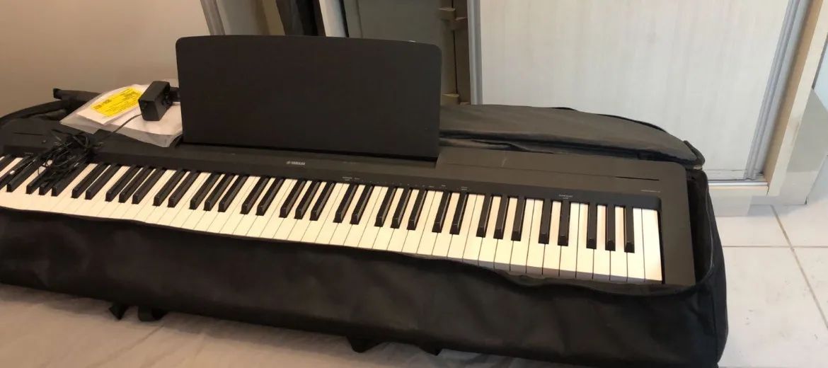 Piano P-145 Yamaha