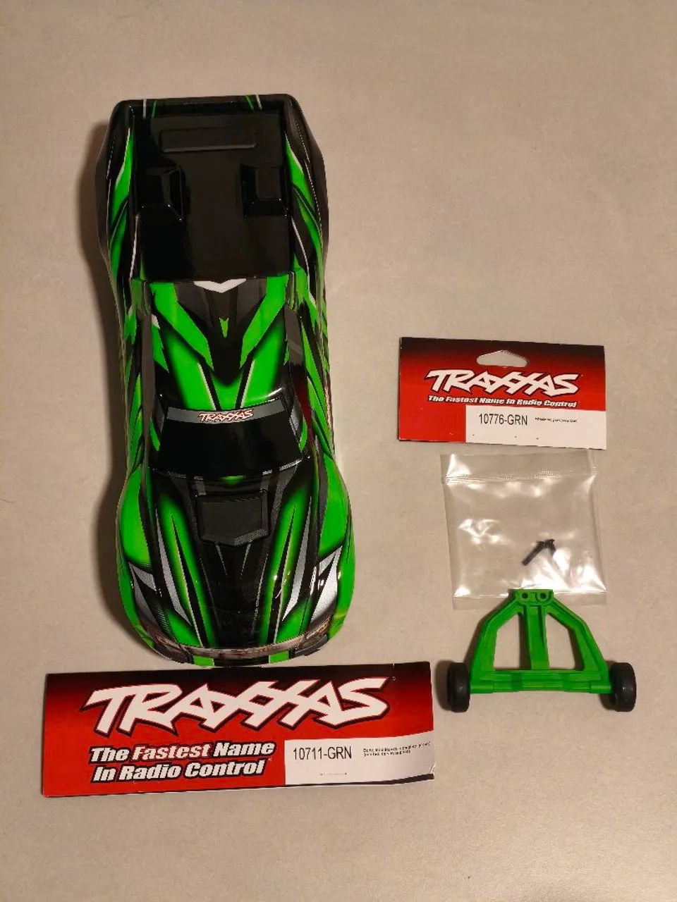 Bolha e Wheelie bar Traxxas mini Maxx.