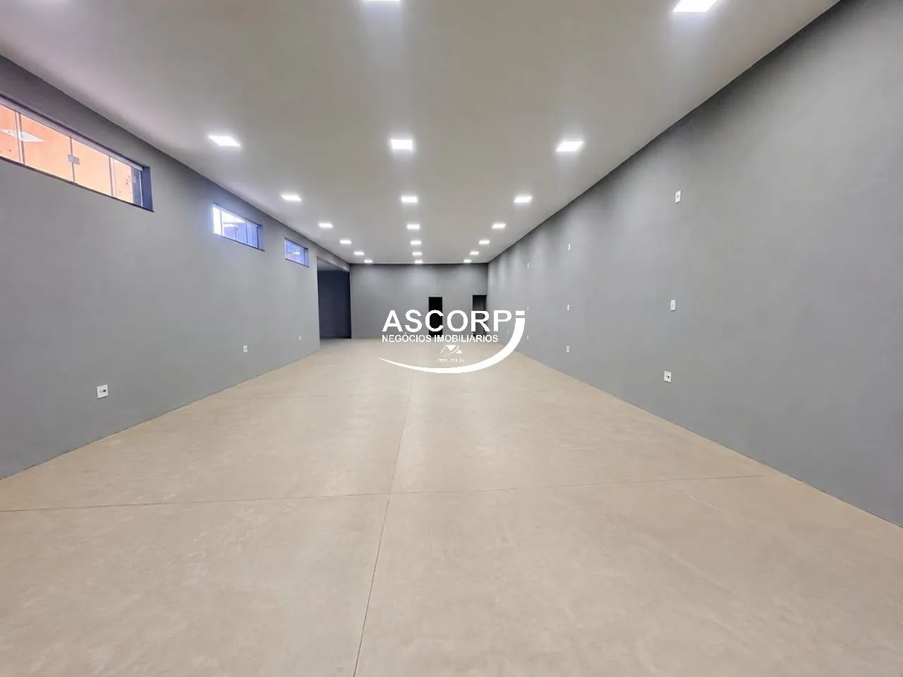 Salão comercial para alugar no bairro Paulicéia, Piracicaba.