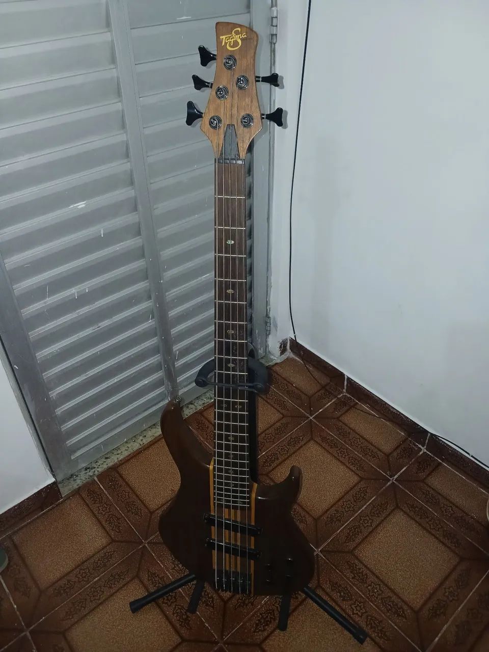 Contra baixo 