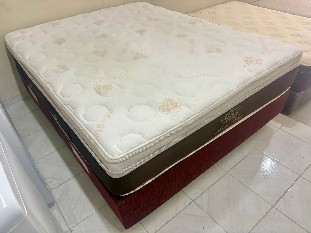Cama box de casal Queen , cama Queen 