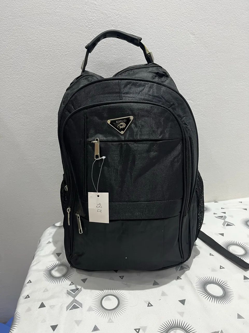 Mochila preta básica 
