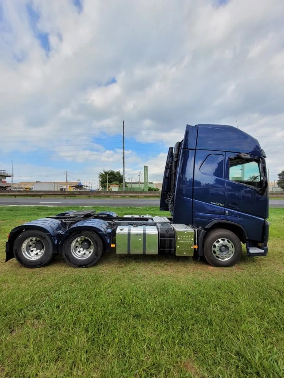VOLVO FH 500 6X2 TRUCADO OCEAN RACE EDITION AUTOMÁTICO 2015 / 2016 EDIÇÃO * - Foto 5