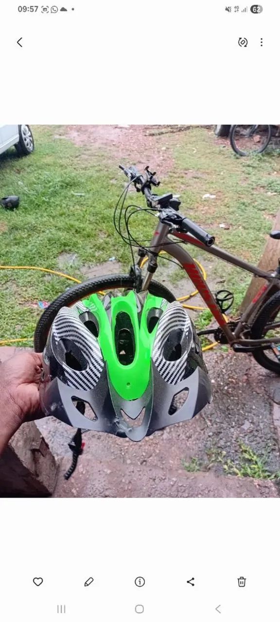 Vendo bike com capacete e suporte e lanterna  - Foto 2