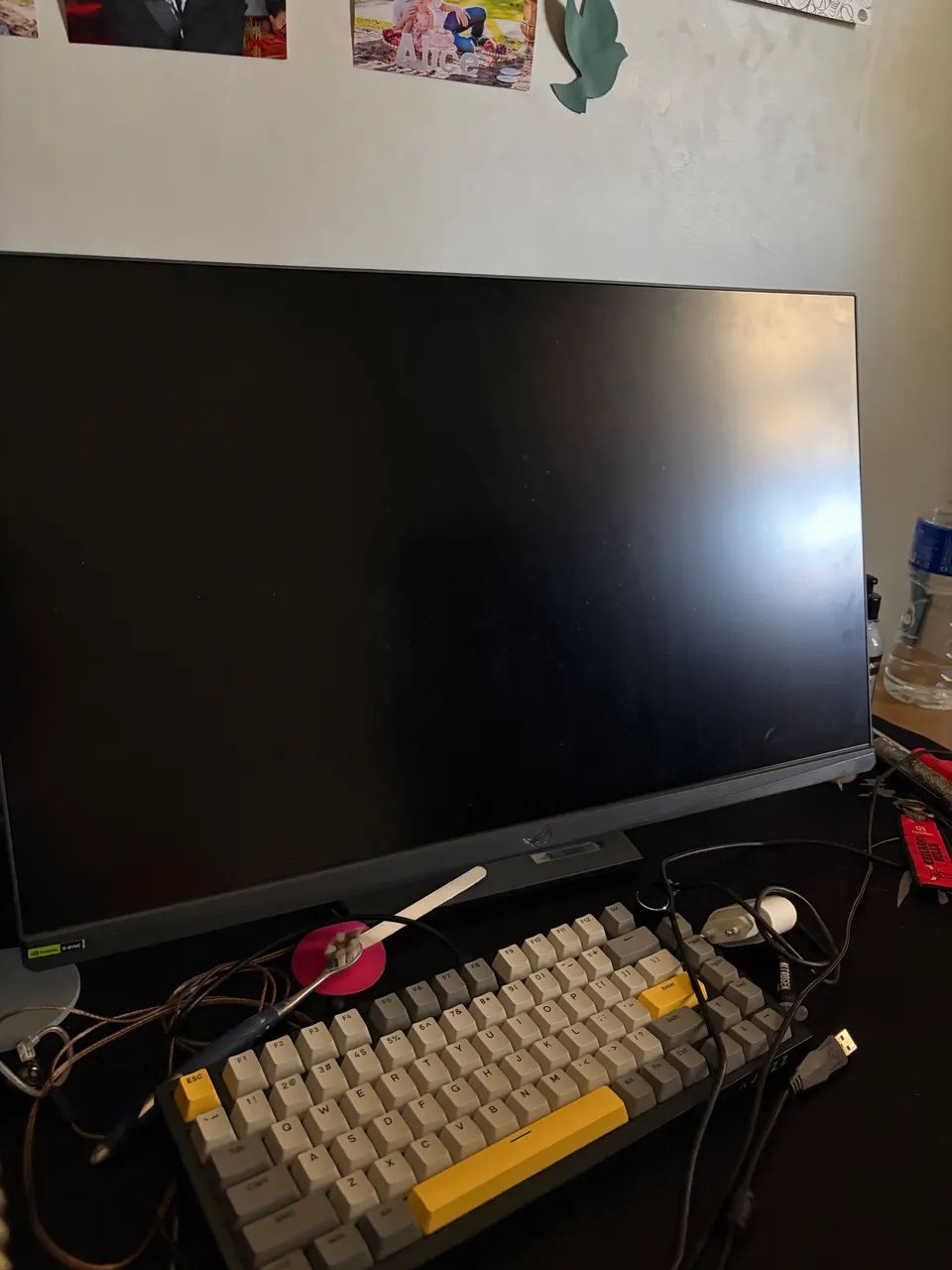 Monitor ROG Strix 2k - 180hz no plástico 
