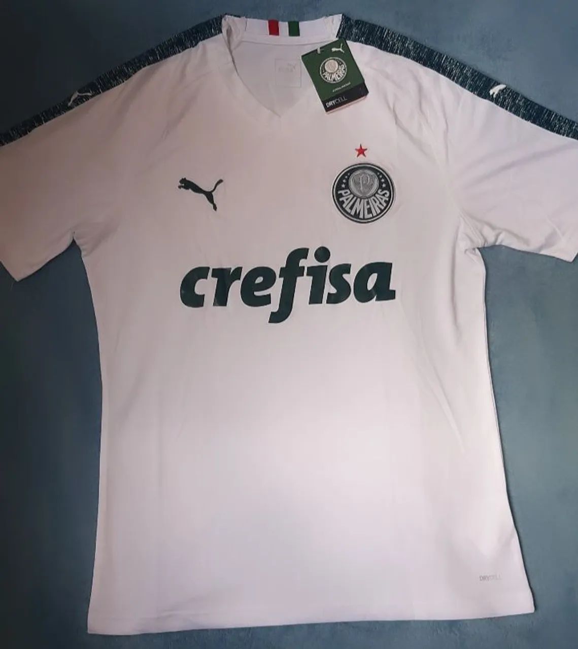 Lote com camisas de futebol e basquete - Foto 2