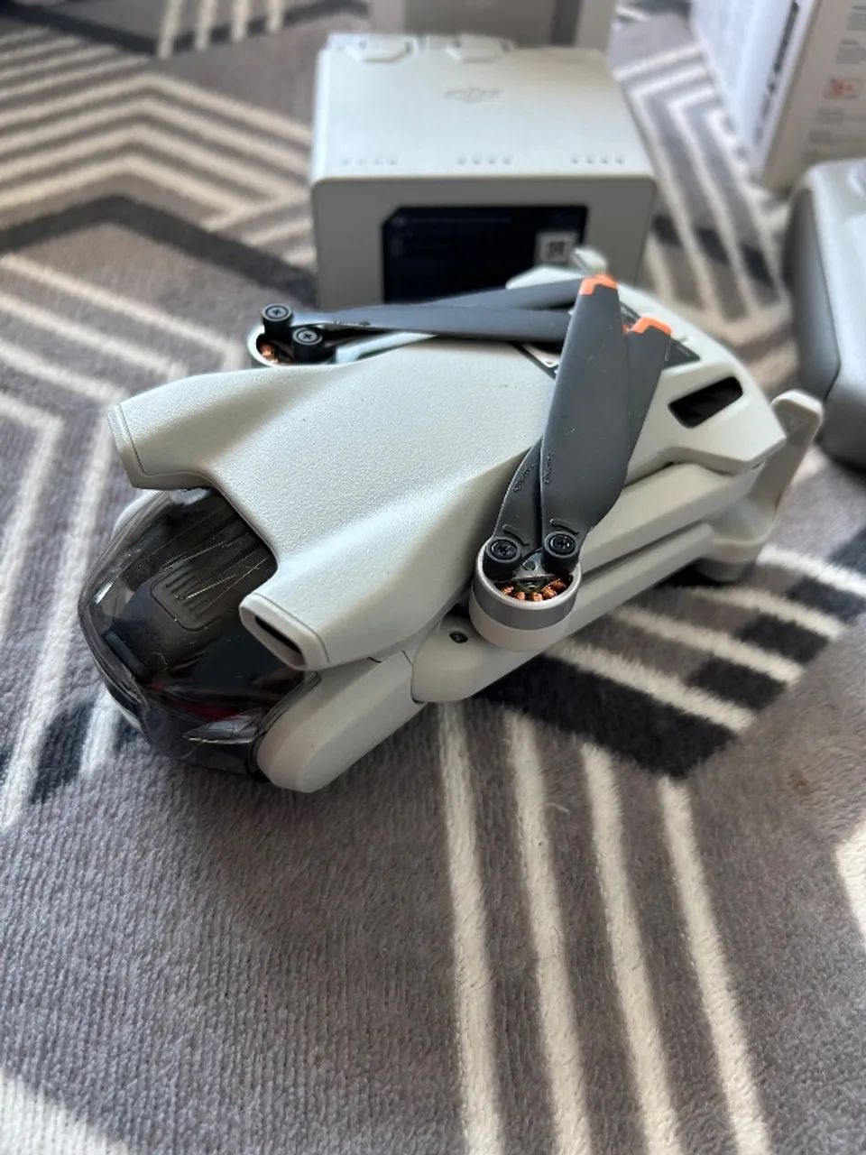 Dji mini 3 + 2 Baterias + RC com tela - Foto 2
