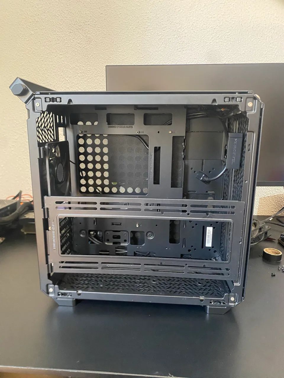 Gabinete cooler master Qube 500  - Foto 5