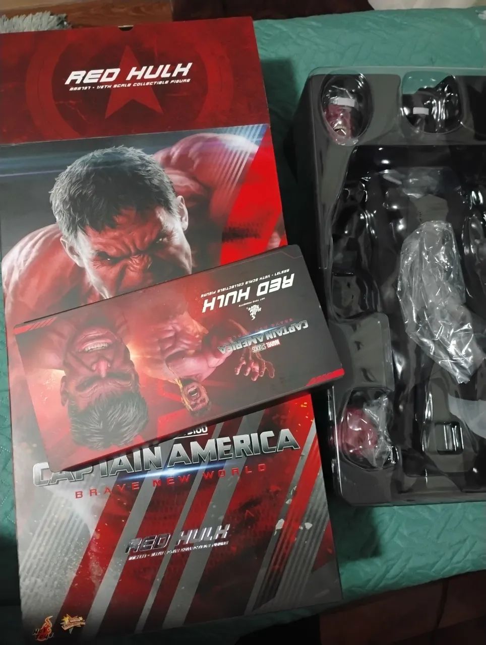 Cabeça hot toys Head original com Caixa Red Hulk  - Foto 2