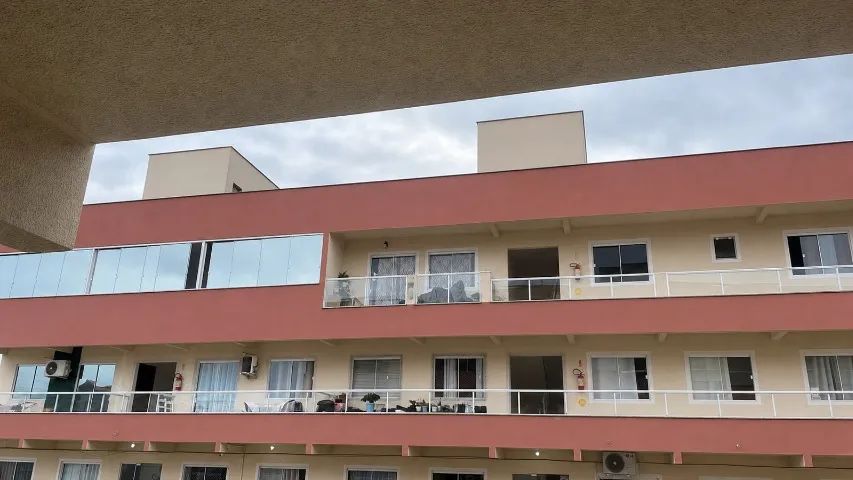 Alugo apartamento de dois quartos no Rio Vermelho