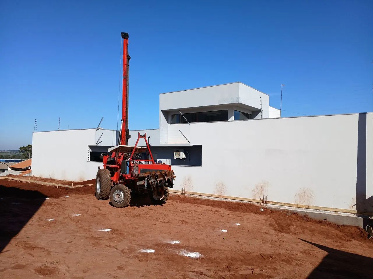 Perfuratriz hidráulica sobre trator  - Foto 8