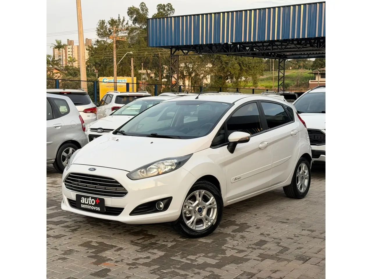 Ford Fiesta 1.6 SE Hatch 16V Flex 4P Powershift 2016
