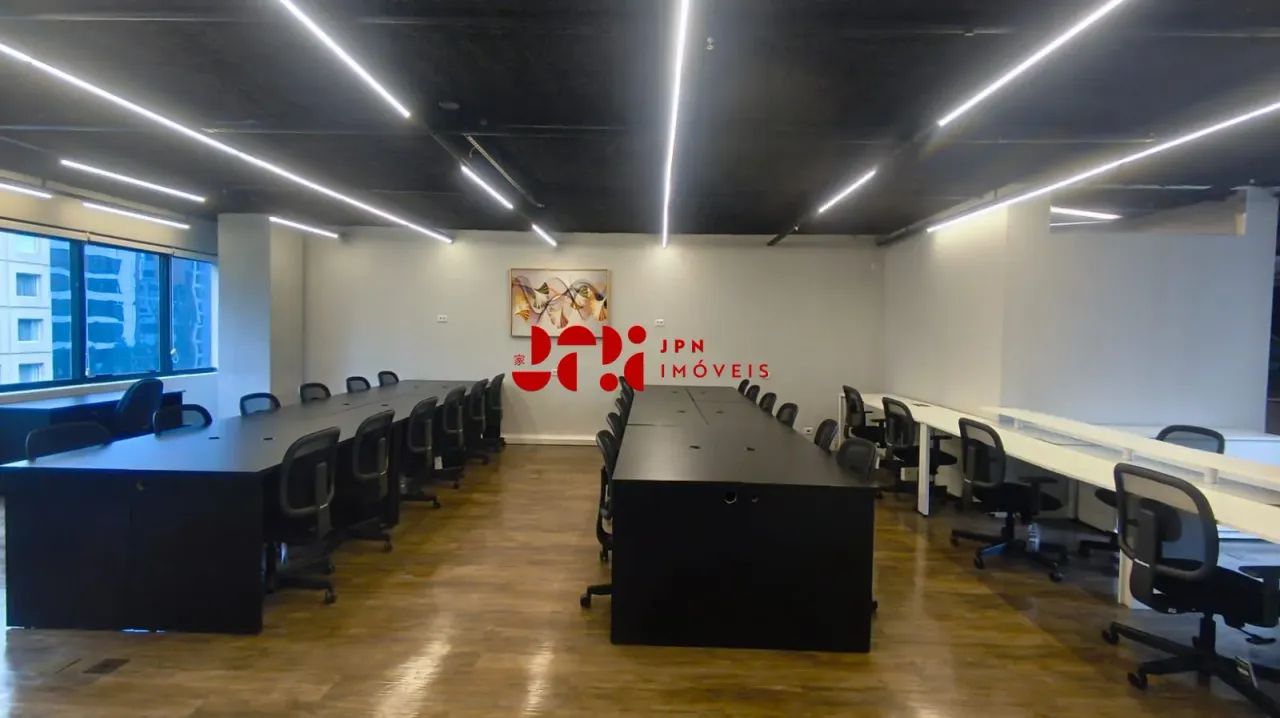 Sala comercial na Berrini - 89m², mobiliada, 02 banheiros, 04 vagas.