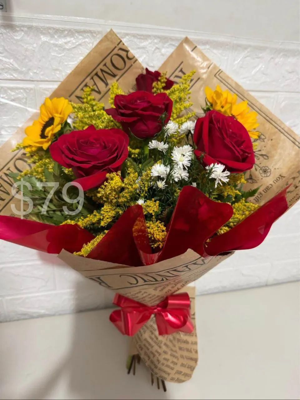 Buquê de rosas e girassol 