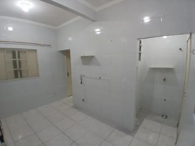 Aluga-se apartamento