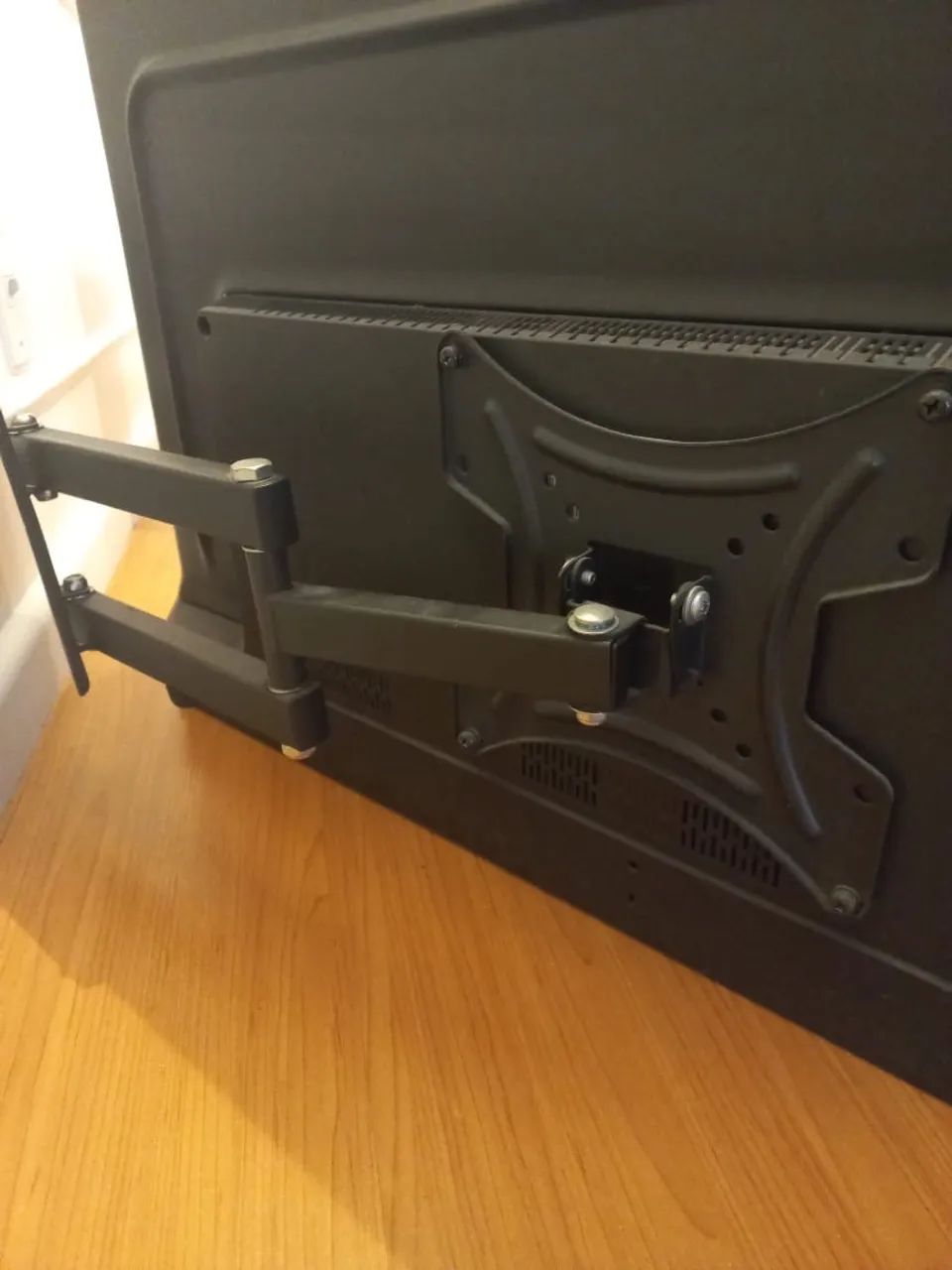 Tv Philips 43 polegadas - com suporte de parede - Foto 2