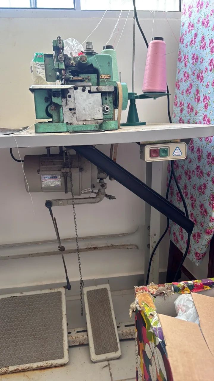 Maquina overloque semi industrial 