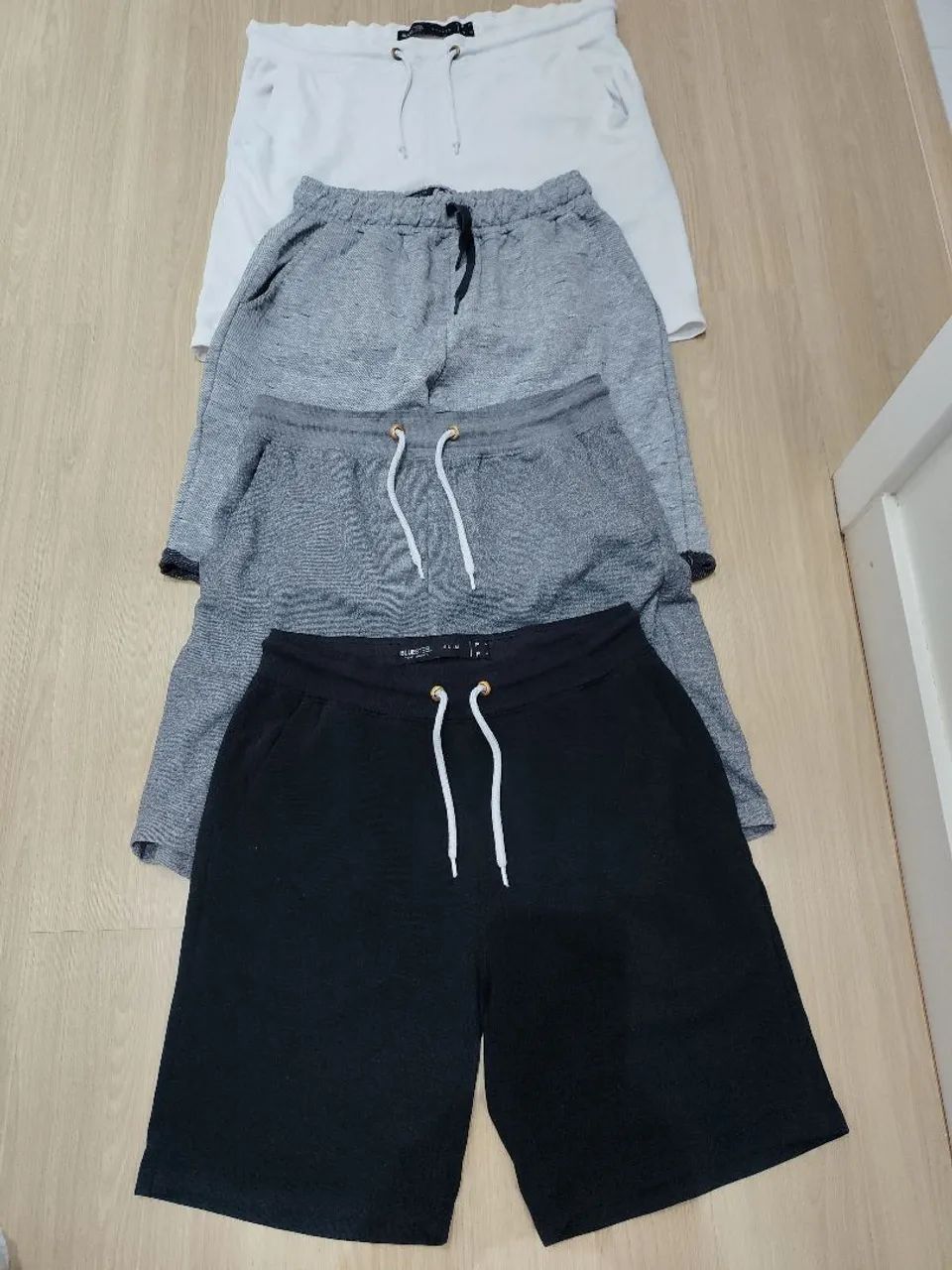 4 Bermudas Moletom P e 1 Tênis Nike 41 - Foto 2