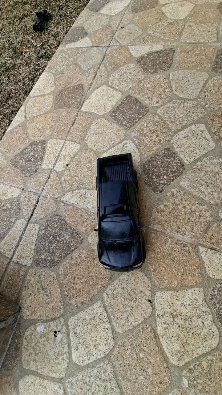 Miniatura L200 Triton Mitsubishi, customizada com preto brilhante  - Foto 4